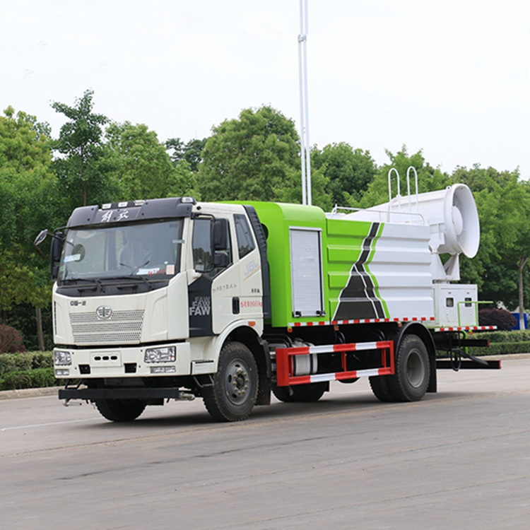 10吨解放喷雾车射程120米适用于城市除霾降尘