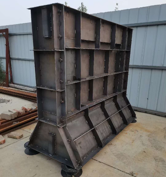 防撞型围墙模具立式水泥围墙模具松威围墙模具结构特点