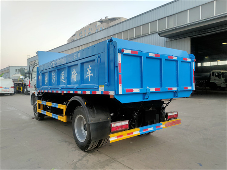 对接输送带粪便自卸车 养殖厂用含水粪便运输车 东风5吨5方