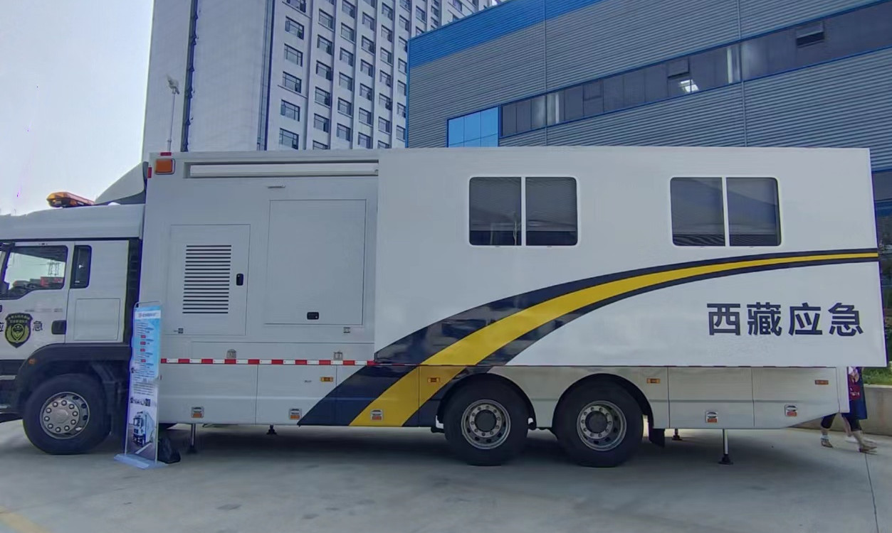 重汽汕德卡大型指挥车无人机通讯指挥车重汽汕德卡方舱双扩展指挥车