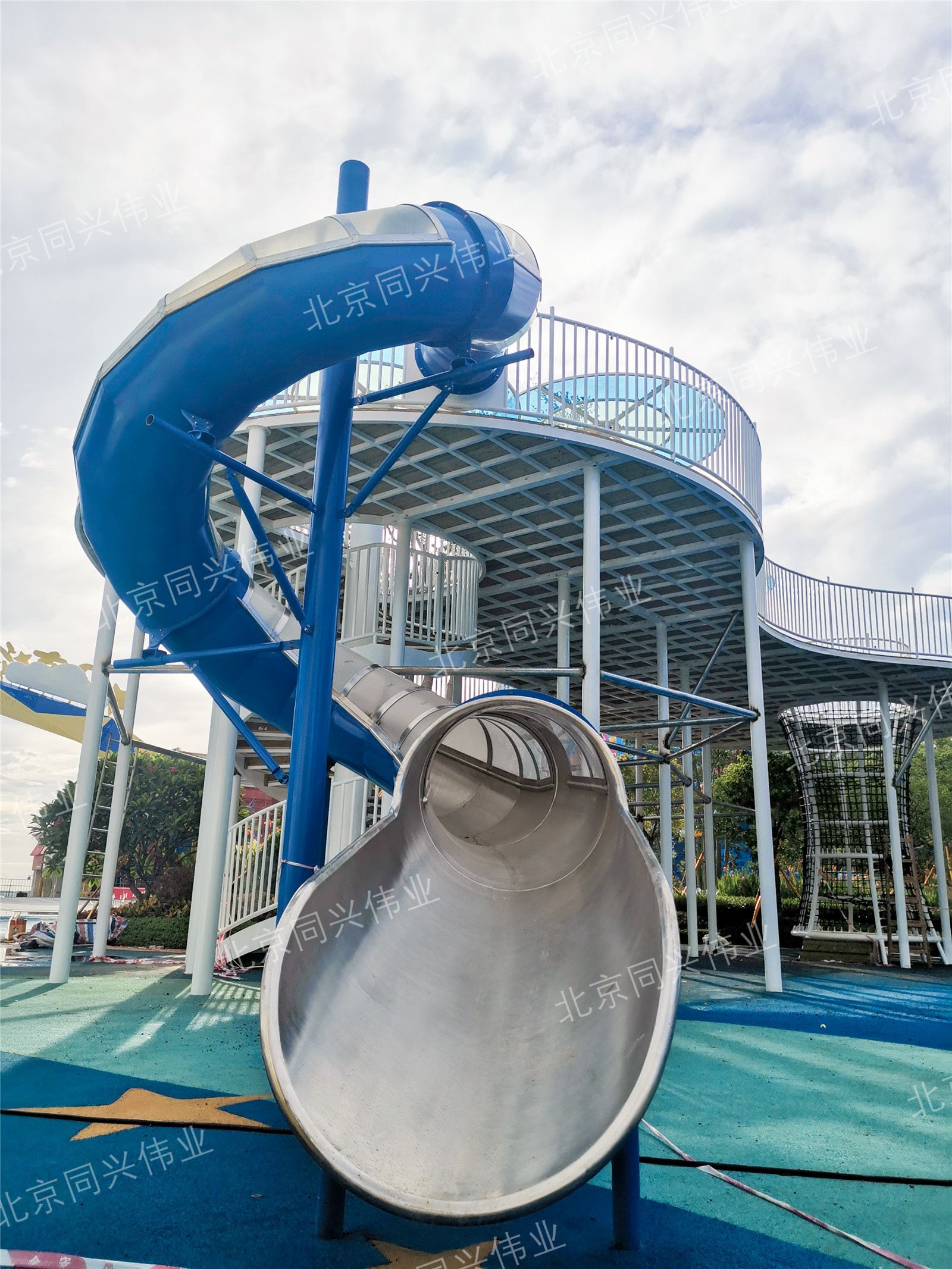 非标不锈钢滑梯商场超市螺旋滑梯亲子餐厅组合滑梯小区滑滑梯