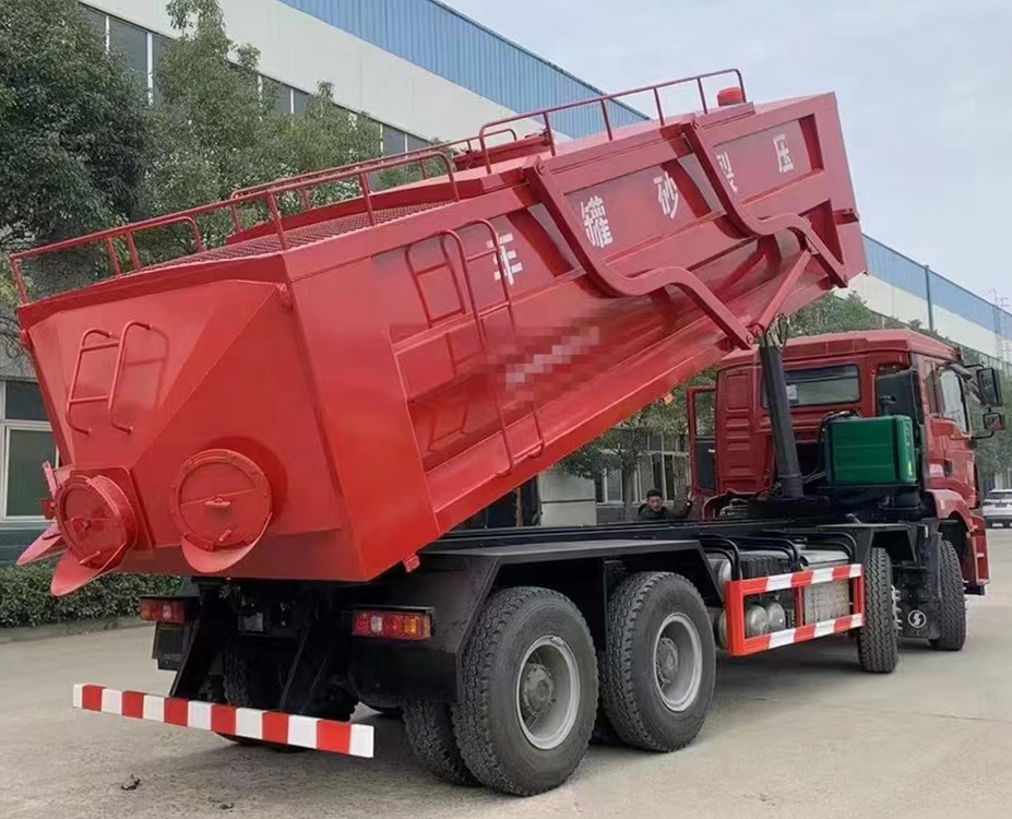 大马力砂罐车油田压裂砂罐车可支持分期送车