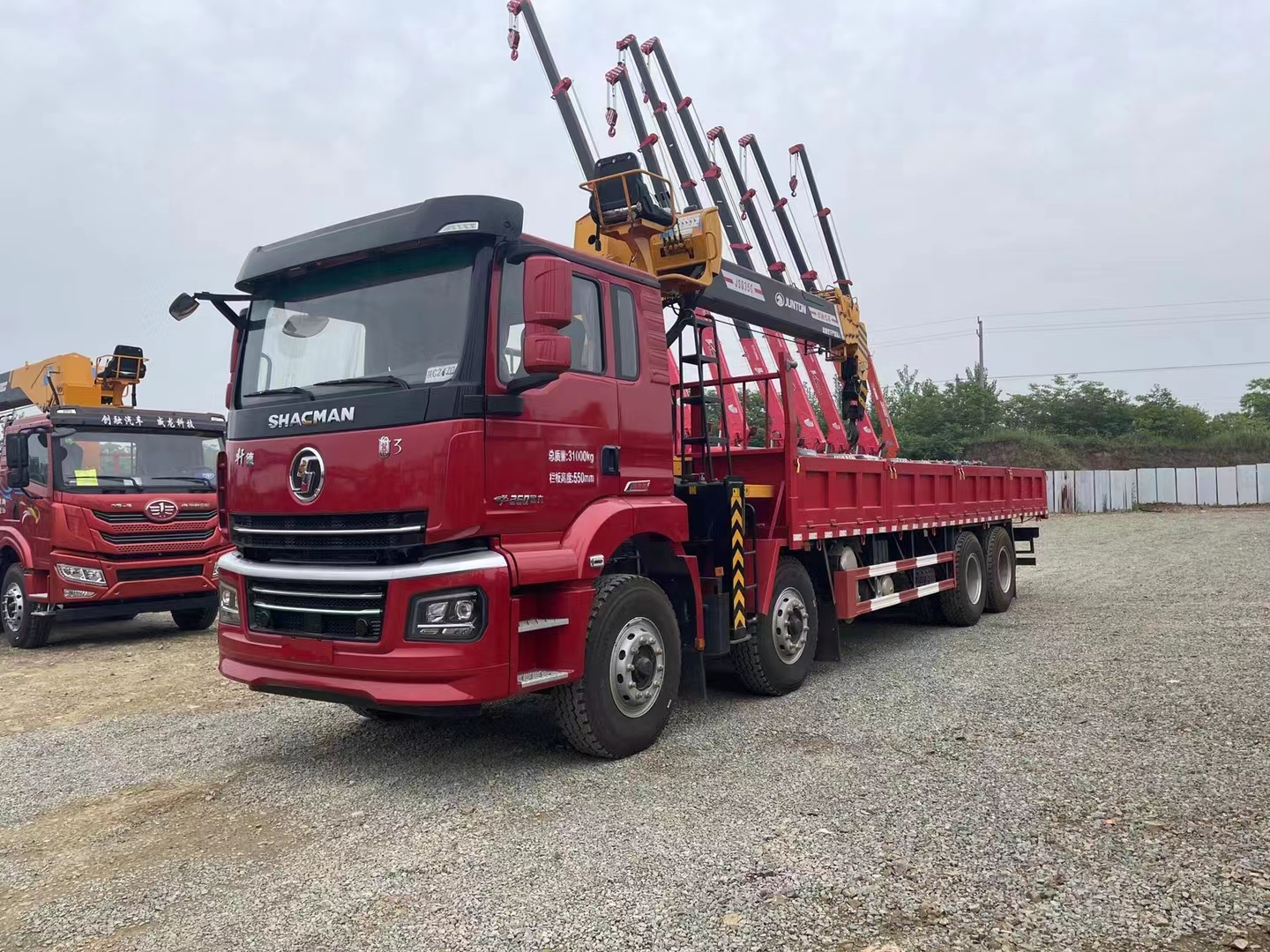 天津东风畅行后八轮5吨随车吊  吊装能力强