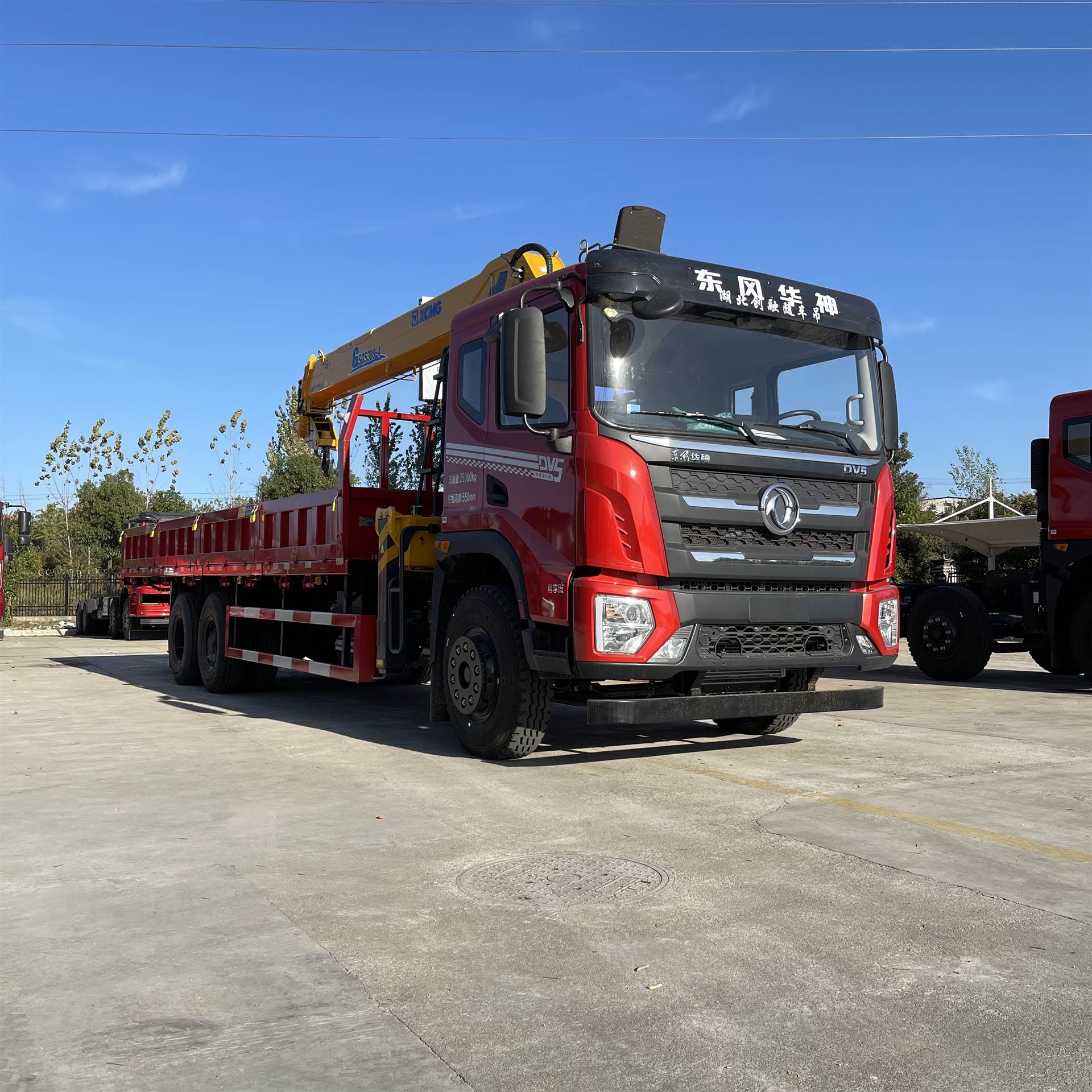 天津东风畅行后八轮5吨随车吊  吊装能力强