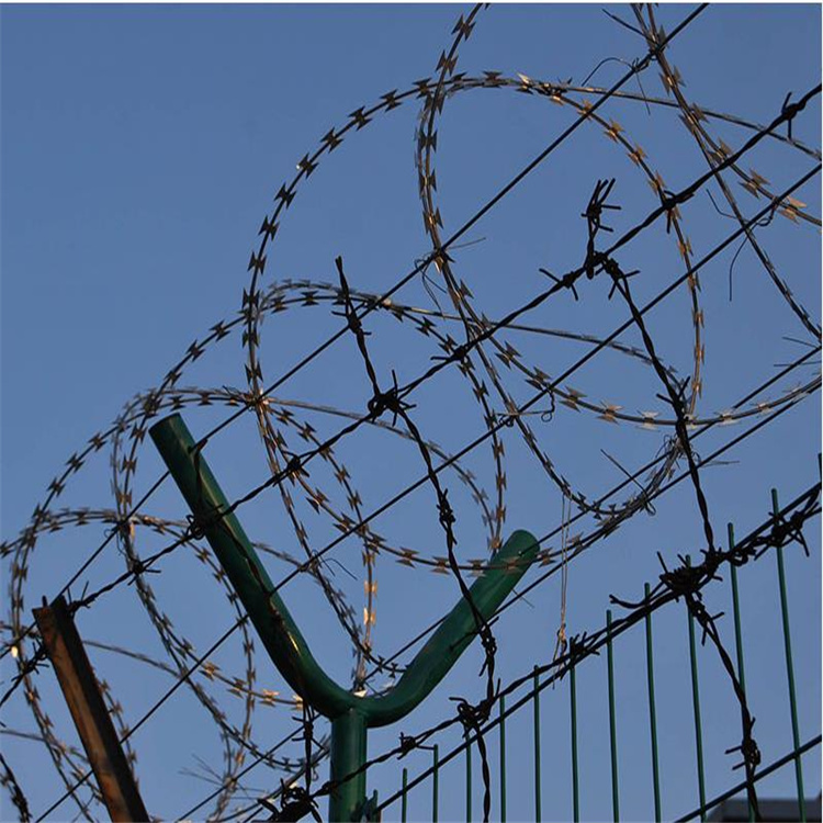 成都镀锌刀片刺绳厂家 崇州围墙防爬网 简阳防盗刺带