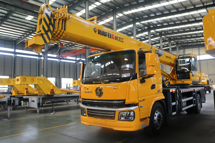 汽车吊陕汽16吨汽车起重机新飞工厂家供应陕汽底牌