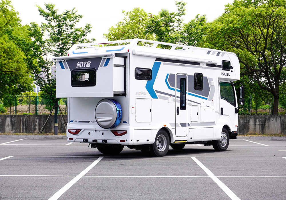 新星五十铃700p双拓展新款房车上架