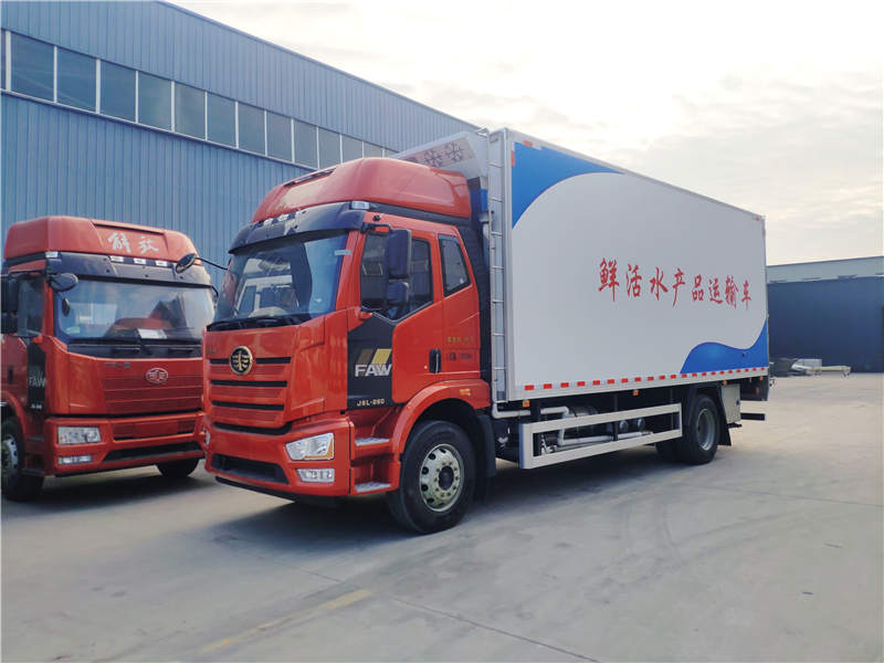 江苏6米8重汽汕德卡冷藏车下来需要多少钱