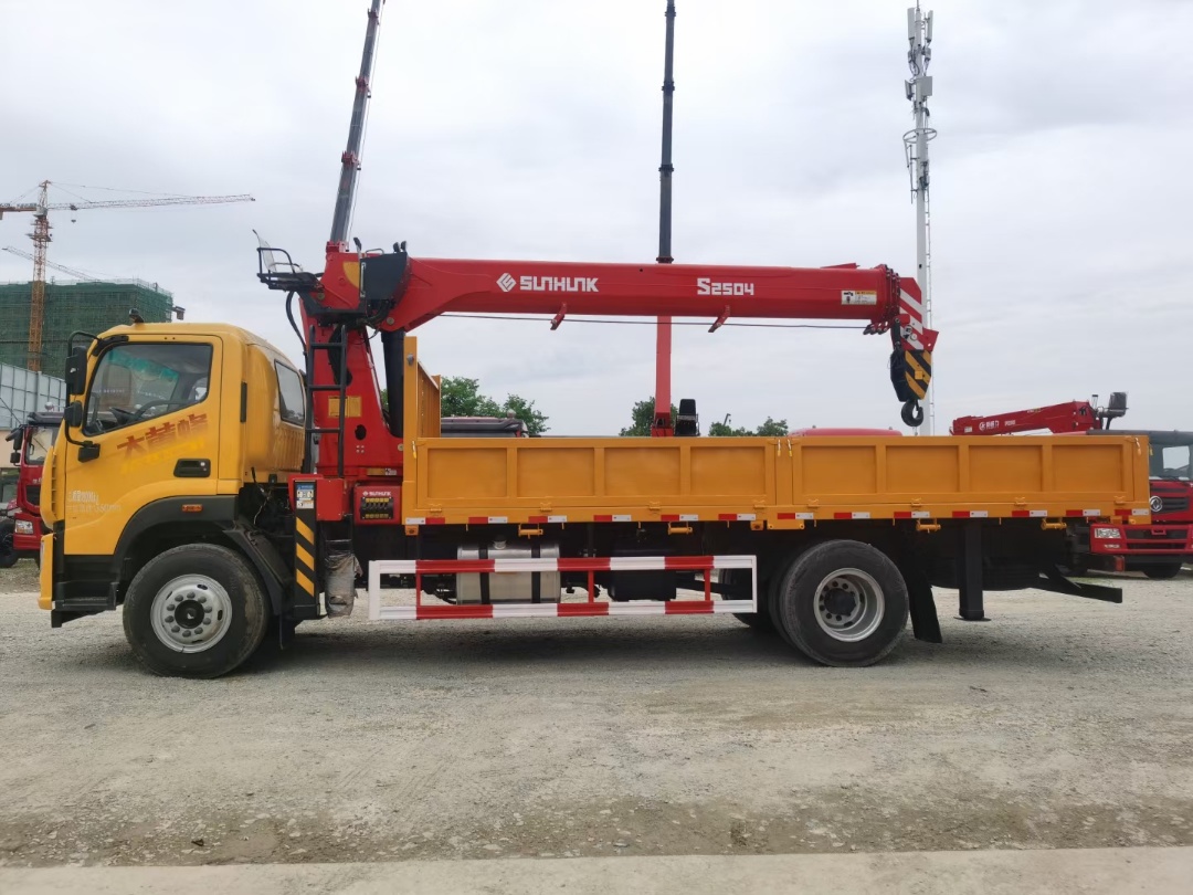 随车吊改装厂家