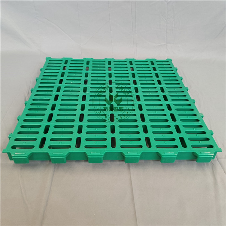 山羊漏粪板 羊舍漏粪板规格 羊场塑料羊床