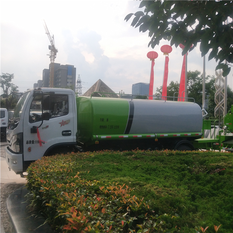 桂林洒水车 三轮环卫车家用绿化喷洒车