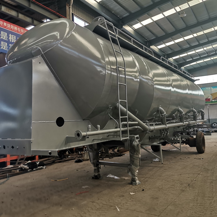 13米电石危险品运输车 轻量化发展环境向好