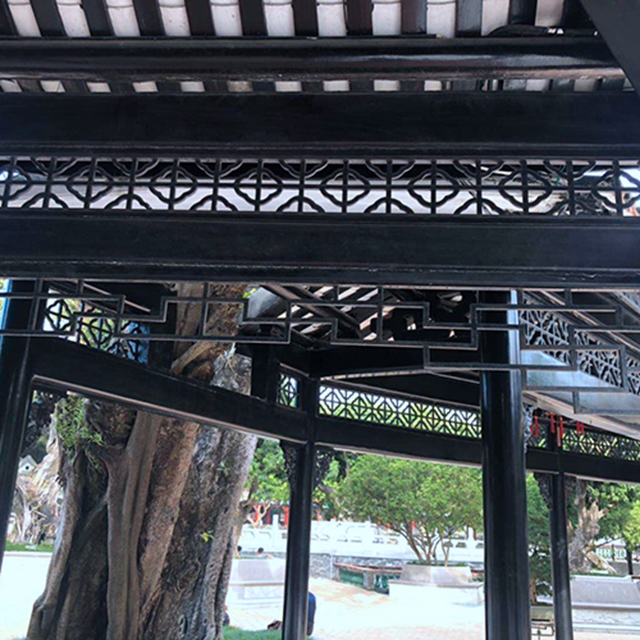 四合院改造仿古铝挂落 仿木纹铝合金门楣 中式装饰铝花格角花