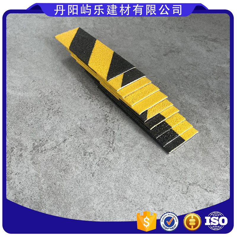 楼梯金刚砂防滑条,瓷砖金刚砂防滑条,坡道金刚砂防滑条等主要用于路面