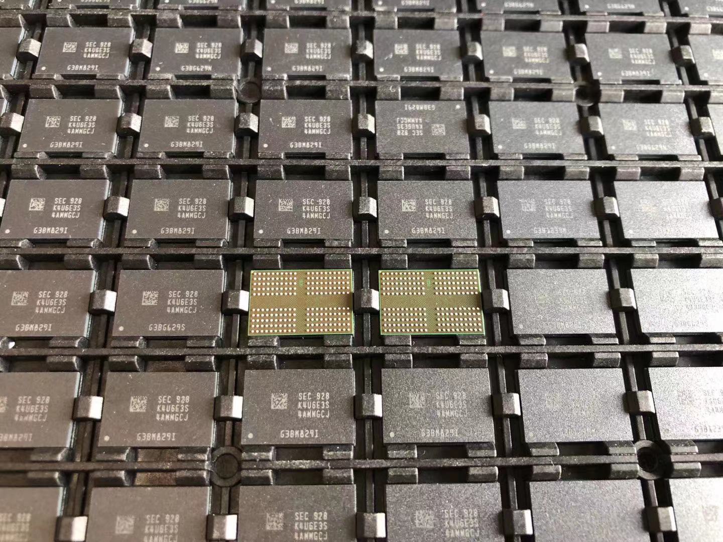长期回收固态硬盘  回收DDR内存芯片