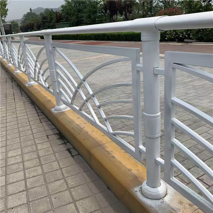 青岛 人车分流护栏 道路防护栏