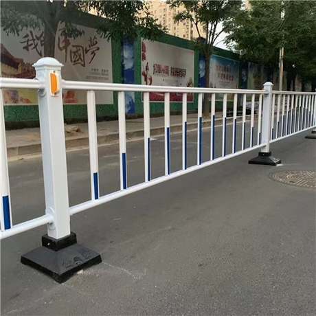 山东平阴县道路护栏 隔离护栏