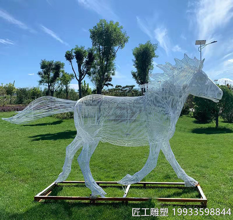 不锈钢镂空动物马雕塑
