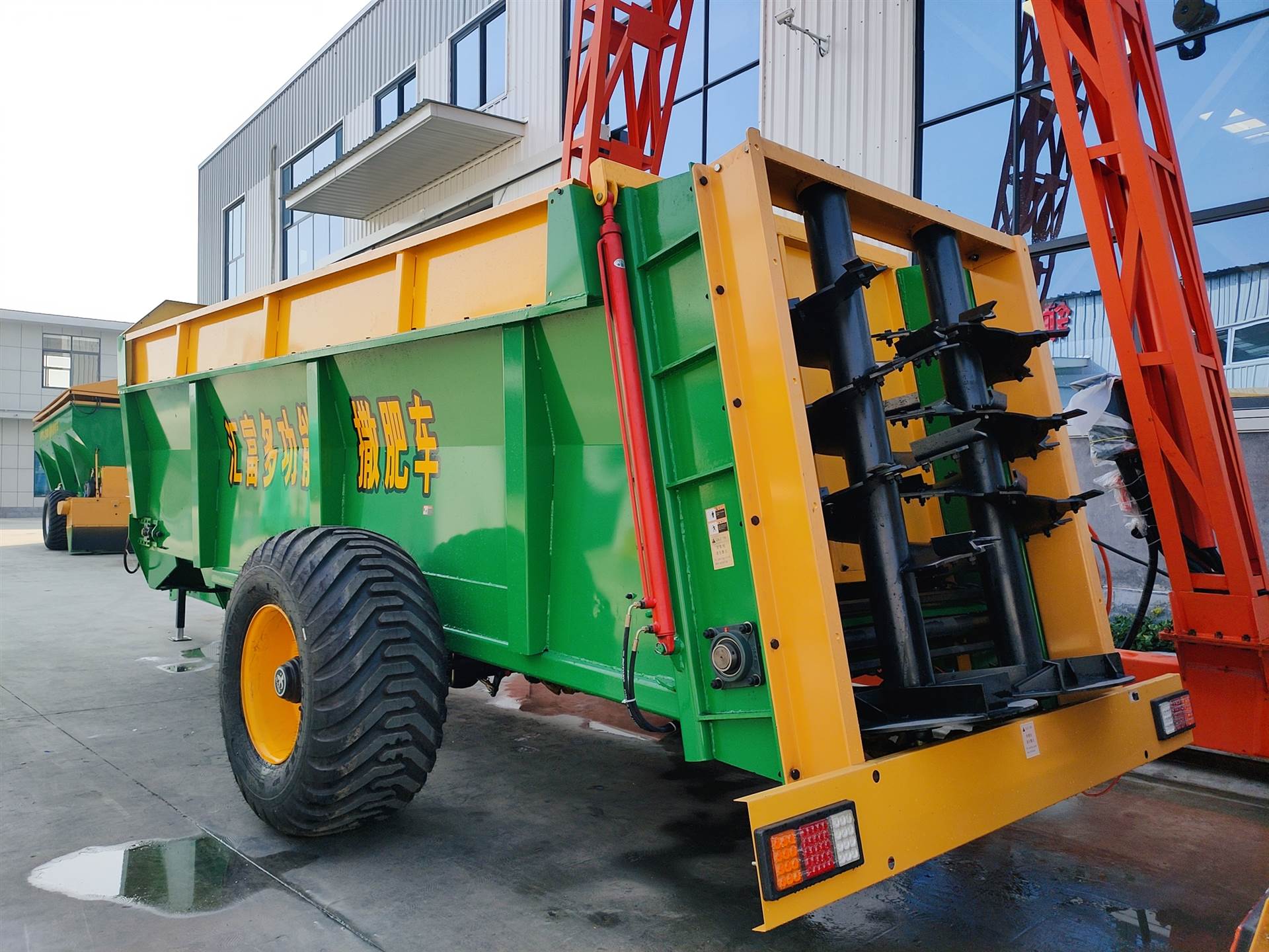 大容量撒粪车 十二方双竖  冻干湿粪肥  粘性粪肥