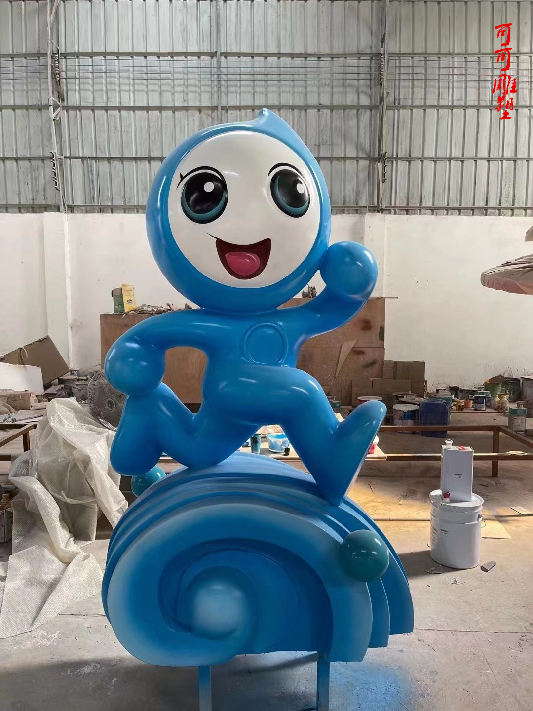 广东玻璃钢雕塑厂家 城市景观大型卡通公仔雕塑