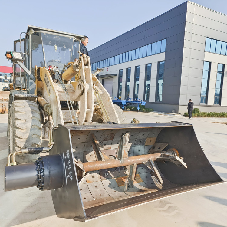 搅拌斗装载机  带扭矩铲车搅拌机  浇灌行走快