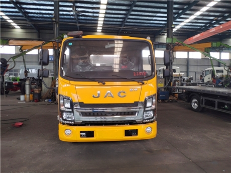 蓝牌一拖二清障车价格 江淮道路救援拖车配置