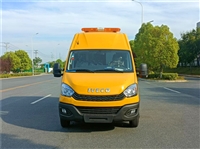 山东依维柯气防救险车 5-7人座 配移动氧源 空气呼吸机等