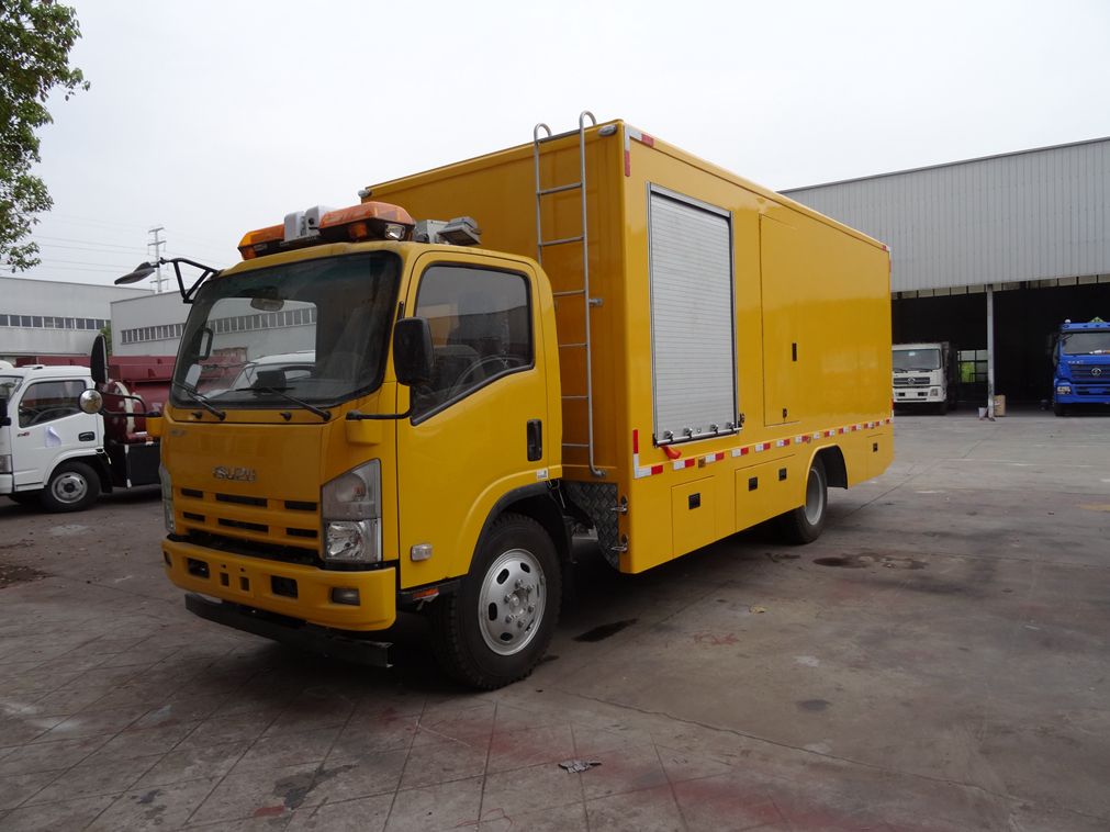 程力专汽立足行业专门打造出车载充电电站 针对电力,电信,防汛抗旱