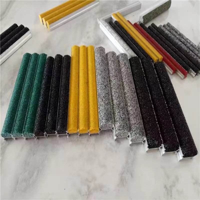 乌兰察布市 迈宇金刚砂粒水泥防滑条 颜色定制