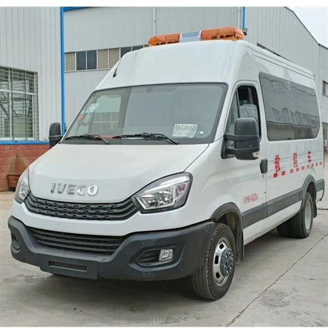 蓝牌小型依维柯救险车 5-7人座气防车厂家 配置