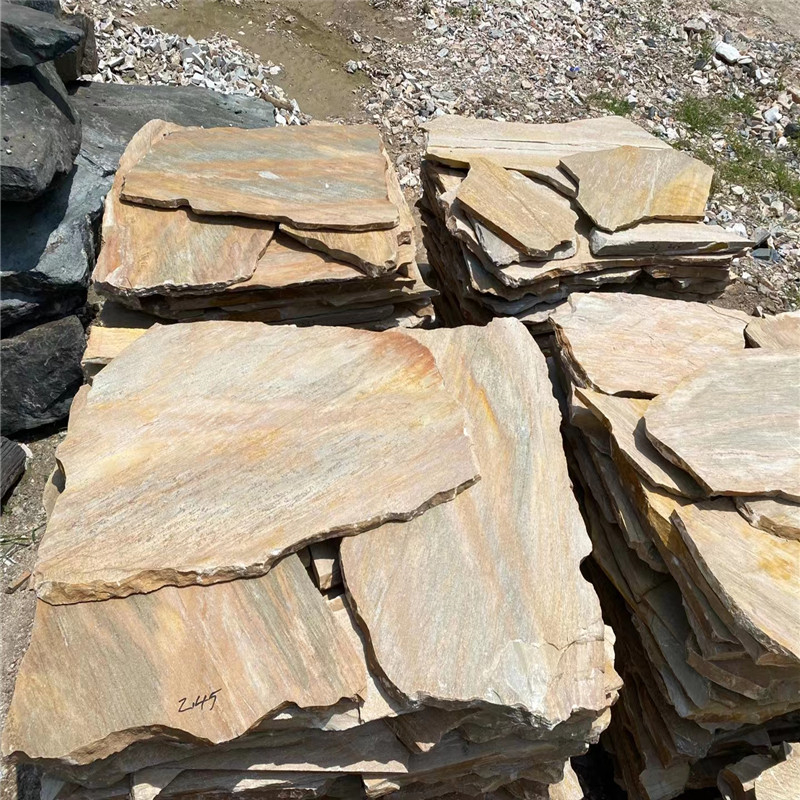 乱石艺术-虎皮黄碎拼石乱型石 自然面石材 黄色蘑菇石厂家