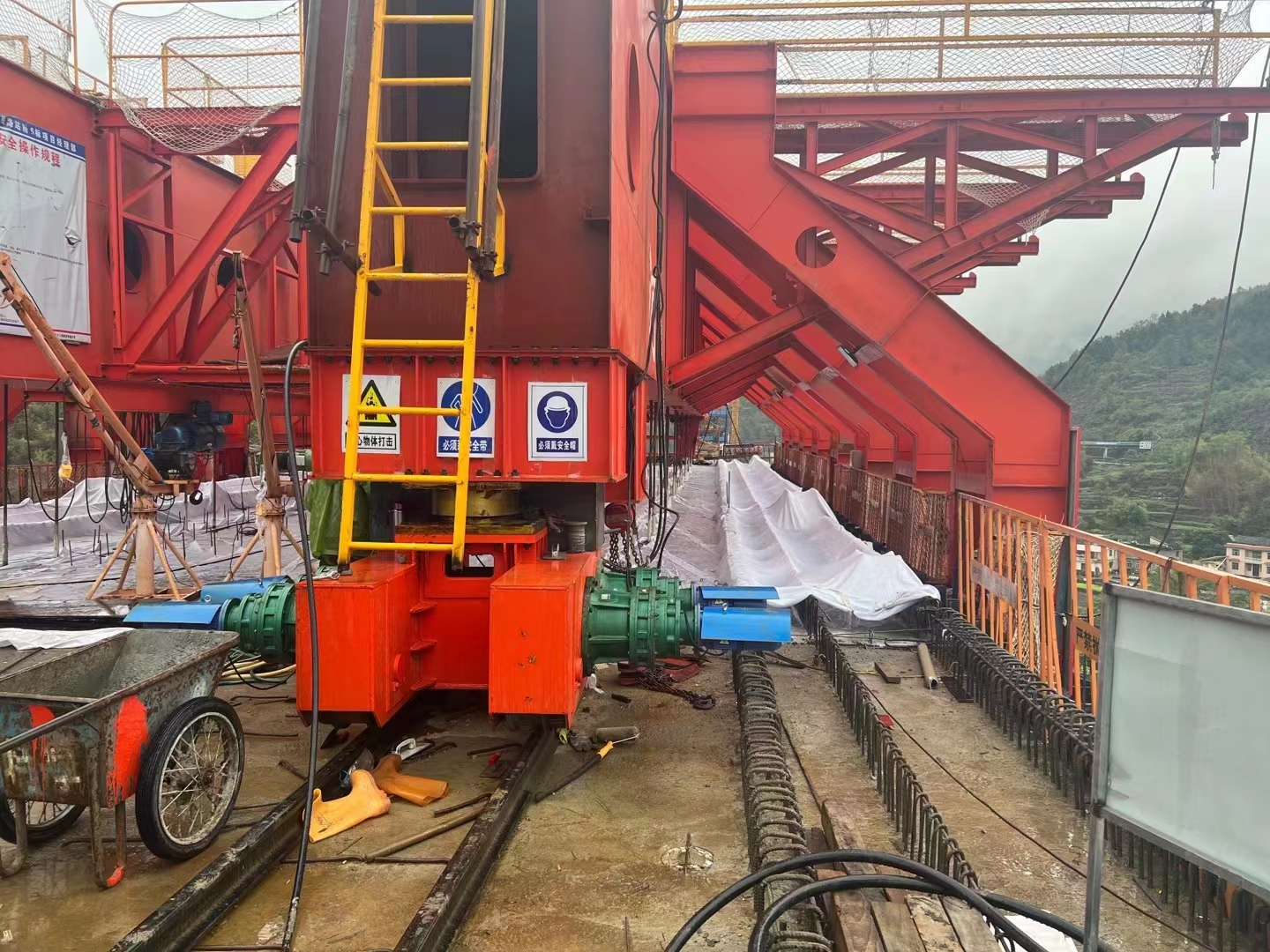 宏远移动模架租赁 900t上行式移动模架