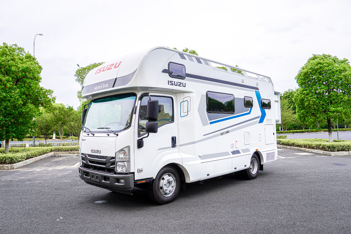 五十铃平头轻卡房车  后拓超大床铺 横躺竖睡您随意