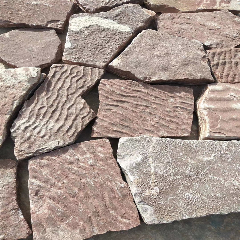 2-4cm天然毛面文化石 红色蘑菇石围墙 天然铺地片石碎拼石