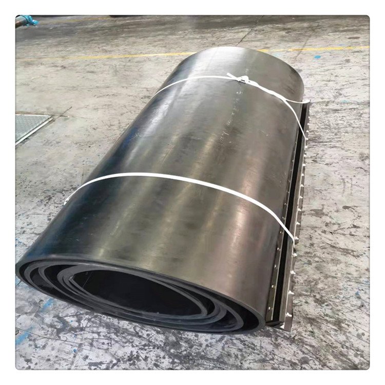 全自动除铁器皮带环形输送带4200x1200mm不锈钢刮板弃铁皮带