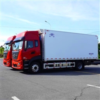 东风天锦高顶双卧冷藏车 6米8肉钩冷链运输车厂家