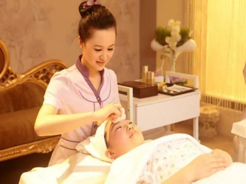 做美kaiyun开云体育容师真的像他们说的那样没前途吗？这可不一定