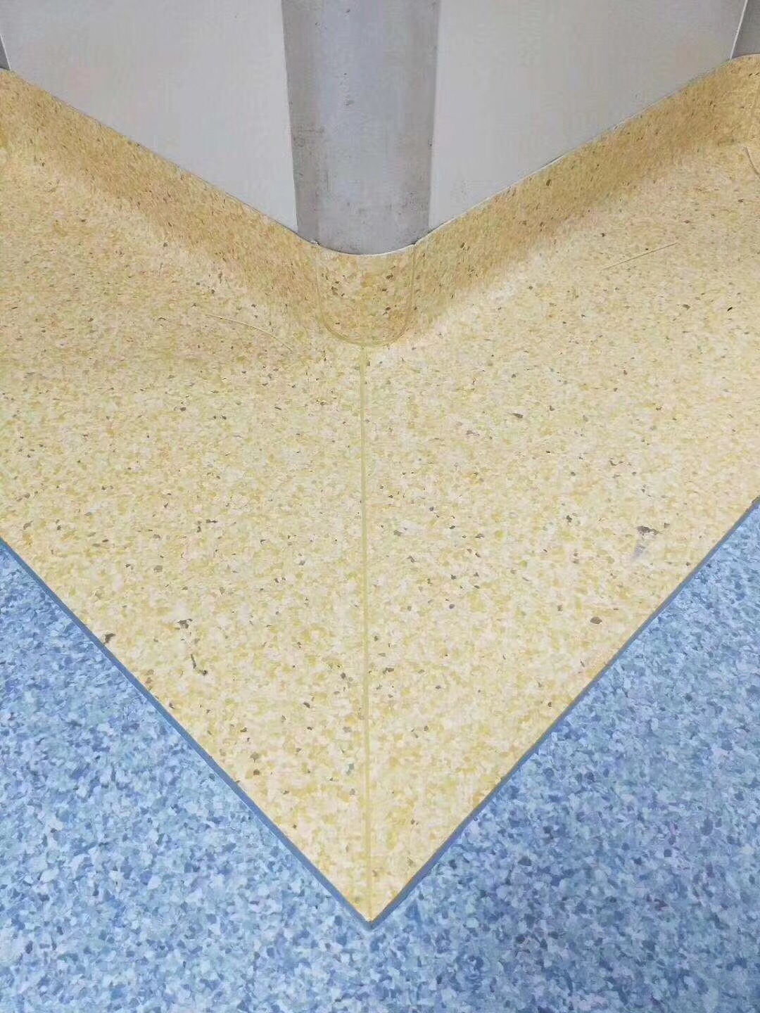 上海幼兒園塑膠跑道 pvc地板廠家