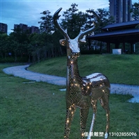 不锈钢广场镂空发光鹿雕塑  