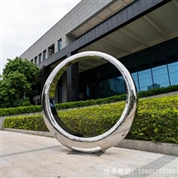 广场不锈钢镂空发光圆环雕塑  