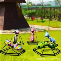 园林不锈钢彩绘蚂蚁雕塑  