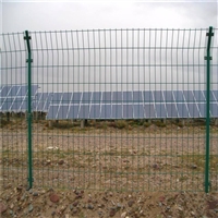 阿拉尔市护栏网厂家护栏网安装  新疆围栏网厂家