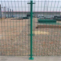 哈巴河县护栏网厂家公路护栏网批发  新疆围栏网厂家