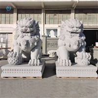 庭院门口摆放 石雕狮子一对  