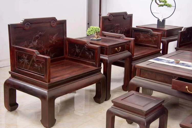 普陀区老红木罗汉床回收，凳子，桌子，太师椅，整套家具