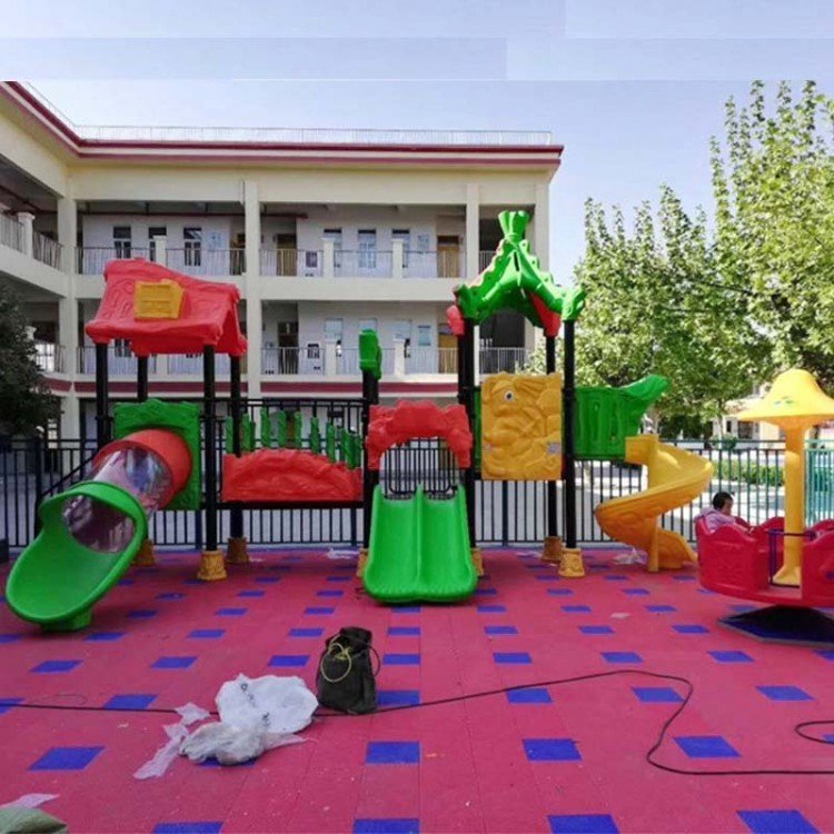 户外儿童游乐设备 大型工程塑料滑梯秋千组合 幼儿园滑滑梯玩具