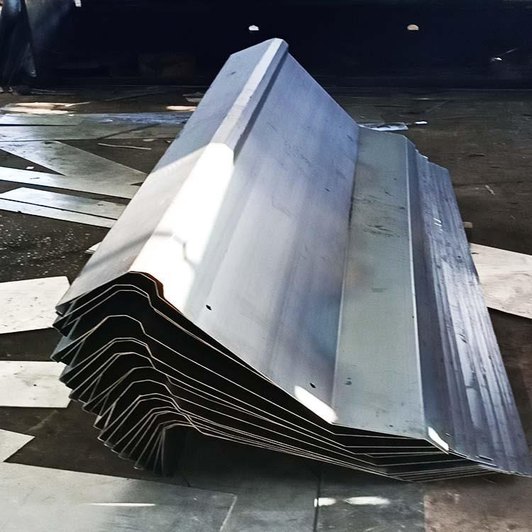 海晨供应 q235不锈钢护栏钢折板 桥梁伸缩缝钢遮板 q235不锈钢护栏钢