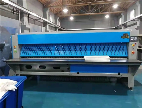 广州力净洗涤设备供应 全自动工业床单折叠机 3米大型床单折叠机