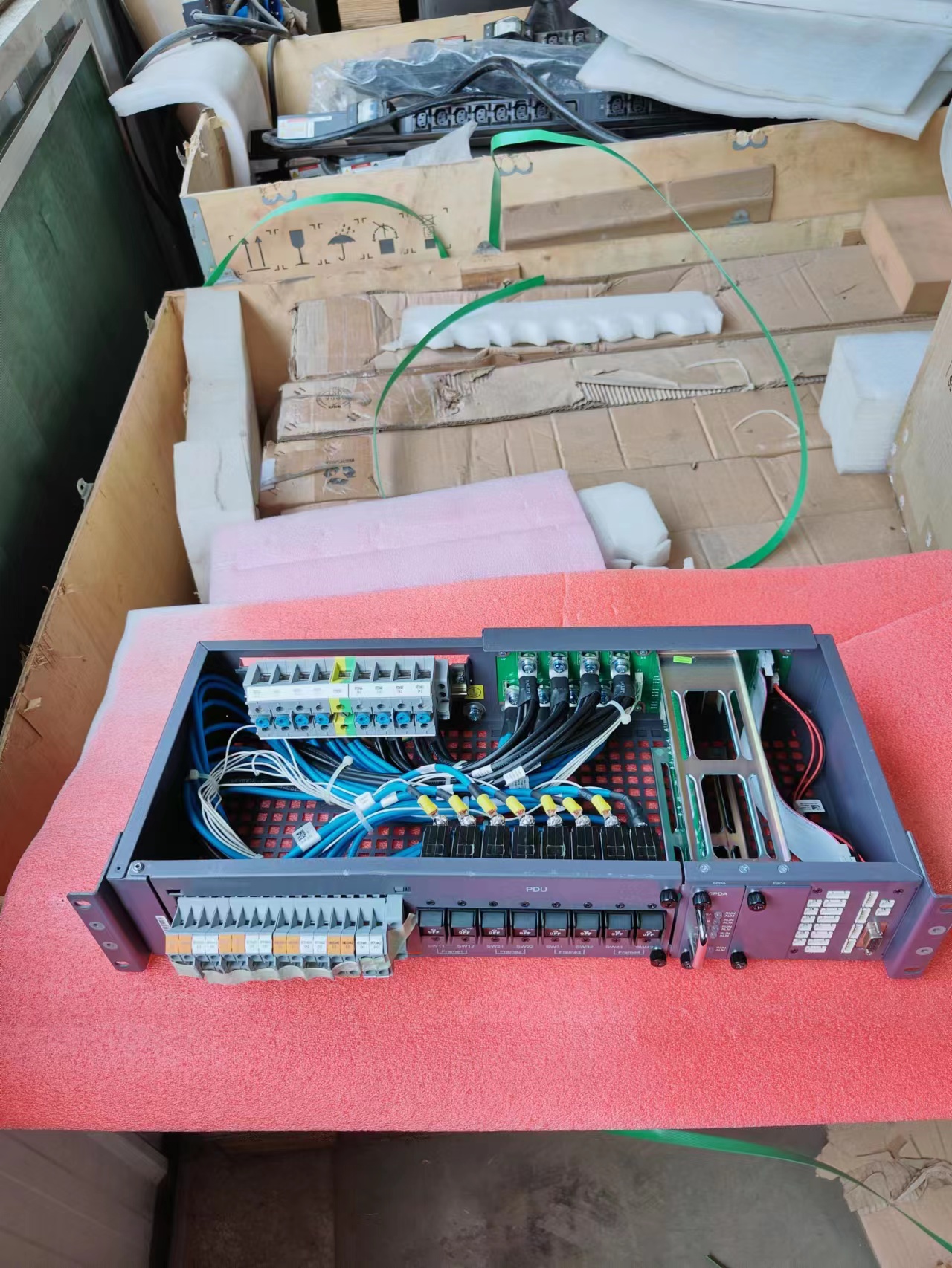  华为网络机柜 前维护机柜配电盒 H51E1PDBB