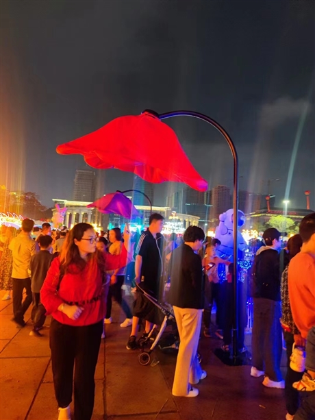 LED感应喇叭花灯 互动感应灯光装置 美陈街景亮化 户外景观亮化工程